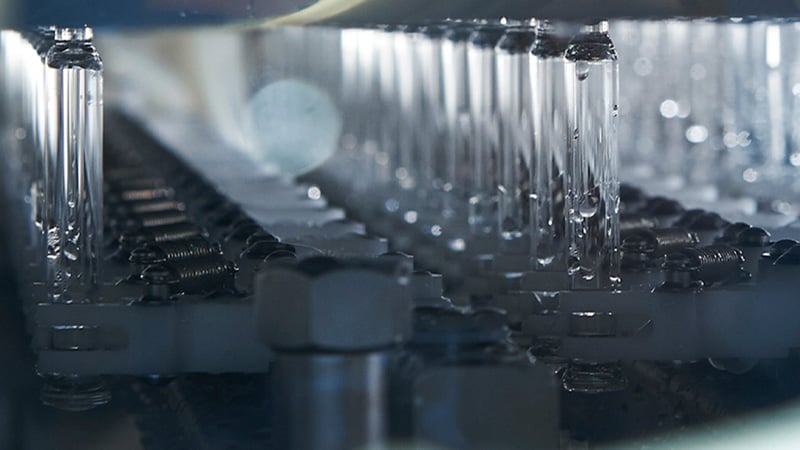 Glass_cartridges_in_washing_process