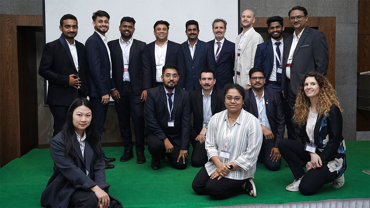 group_photo_of_innovation_roadshow_india_staff_speakers