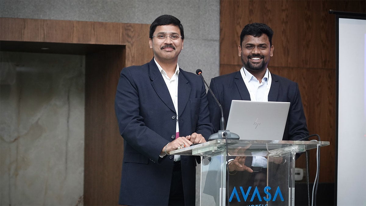 siva_prasad_reddy_hari_rachamala_during_speech_innovation_roadshow_india